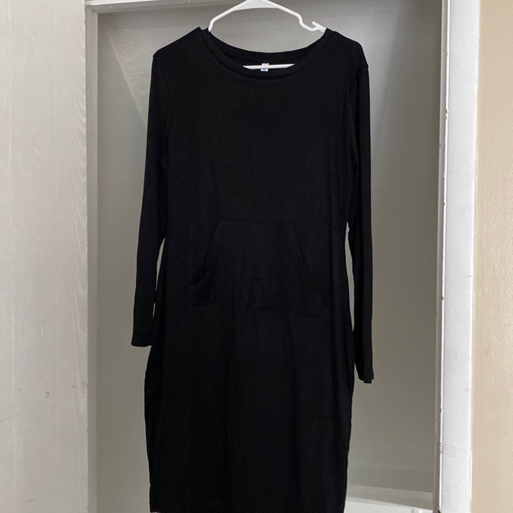 Long sleeve T-shirt dress with front hand pocket